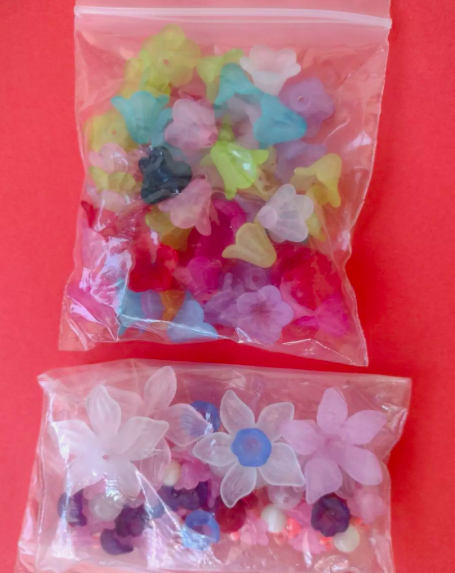 InessaW29's tweet photo. https://t.co/LCby9fg760
JOB LOT FLORAL BEADS Acrylic COLOURFUL beads, SUN CATCHER making UK
#MHHSBD #floral #beads #beader #inspiration #Project2025 #craftshout #suncatcher #fashion #interior #decorations #floralart #beading #present #HOBBYLAND https://t.co/AR7we7KHm2