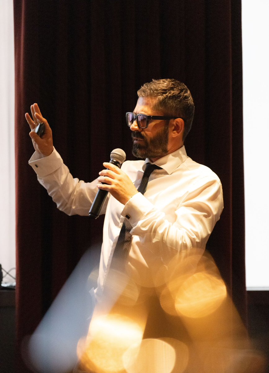 wasse_m's tweet photo. A big thanks to special guests Drs. Alejandro Alvarez and Robert Shahverdyan for making the 11th Chicago Dialysis Access Dinner Club meeting dynamic, interactive and educational! 

Thanks to our sponsors for their support. 🙏🏾

📸 Cole Warner https://t.co/ECarJjMNGZ