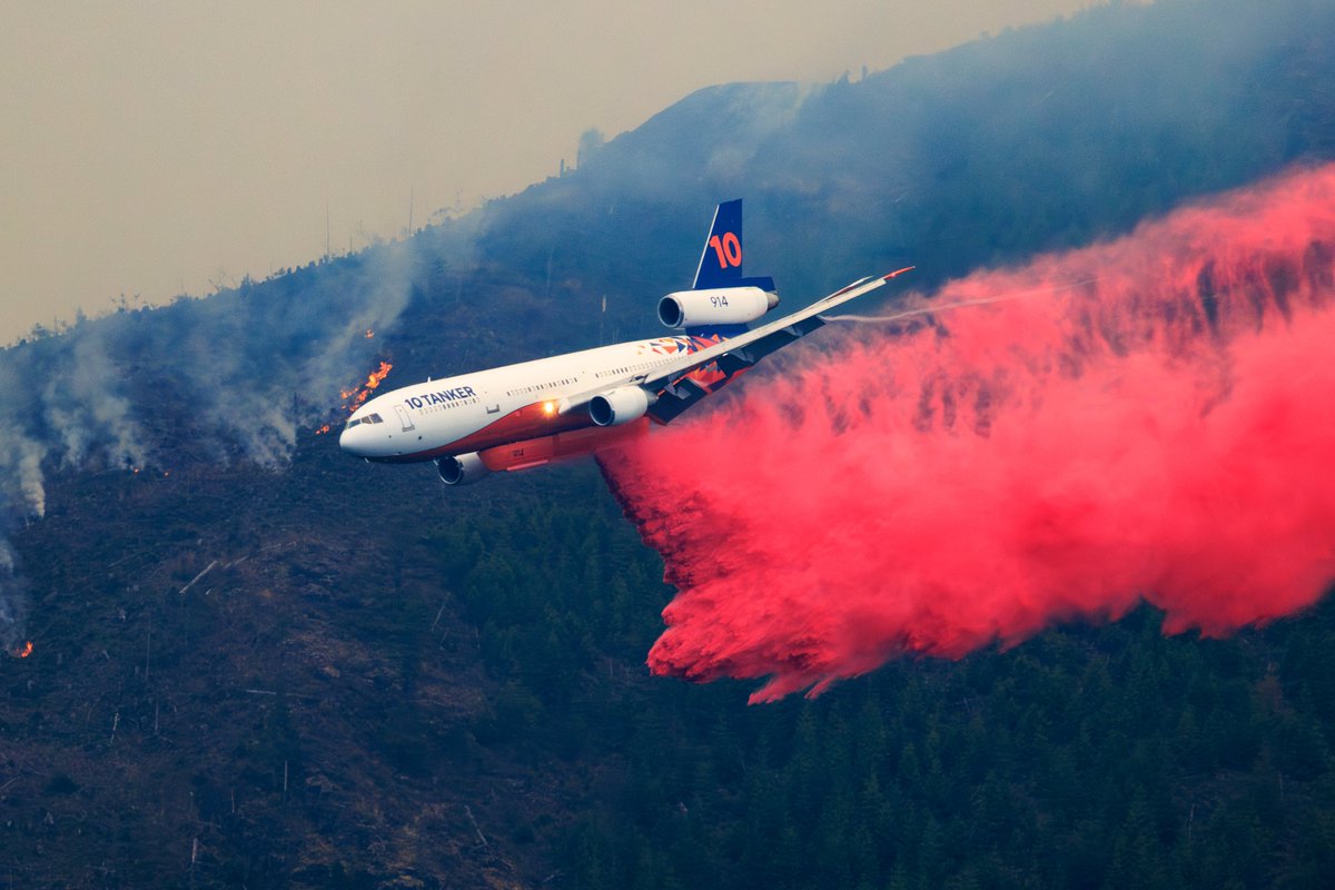 Air tankers on the Jupiter Fire yesterday, Aug 15. Including DC-10 from <a href="/Ten_Tanker/">10_Tanker Air Carrier</a> , CL415 &amp; Q400 from  Aeroflite, and CL415 from Bridger Aerospace. As of the 9:30PM update, fire is 350 acres.