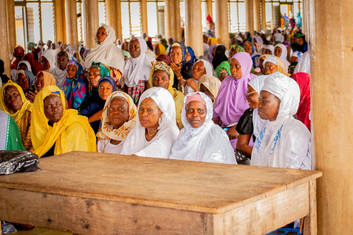 oyostategovt's tweet photo. Pictures from Day 5 of the 2024 International Youth Week - Jumat service at Oja'ba Central Mosque, Ibadan. https://t.co/sHFM0vF9Jk