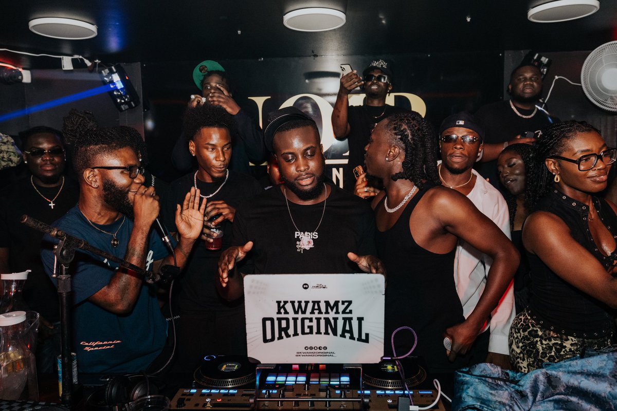 noirloungeri's tweet image. #EXCUSEMEMISS EACH AND EVERY FRIDAY WITH MUSIC 🎧 FROM @dj_dmk_ 
FREE ENTRY ALL NIGHT
💨💨💨 FREE HOOKAH FOR LADIES IN GROUP OF 3+ &amp;amp; COMPLIMENTARY CHAMPAGNE/MIMOSAS TILL 11PM
🥃$5 SHOTS TILL 11PM
🍸 $10 MARTINI SPECIAL