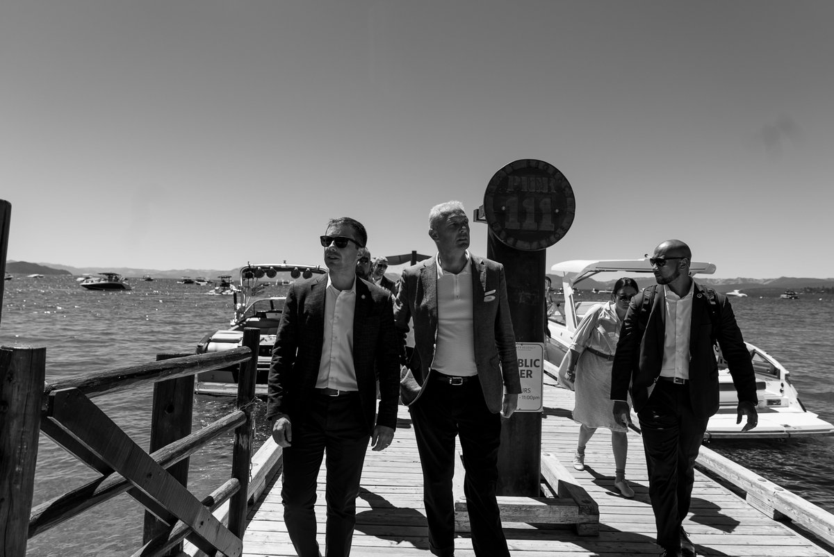 BrennaParker1's tweet image. photographed @SecretaryPete this week out in Nevada. 

Find all photos from his trip on our Flickr page: flickr.com/photos/usdot/a…