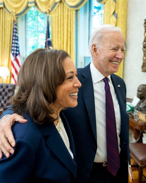 RoseofArlVA's tweet photo. I had goosebumps! #Harris' #melodiousVoice, her composure, her command of her whole spech..
She was #laserFocused. Hit all the marks.
Her slogan: An #OpportunityEconomy.
#Undecideds will vote for her. https://t.co/V8dRHYnvef
