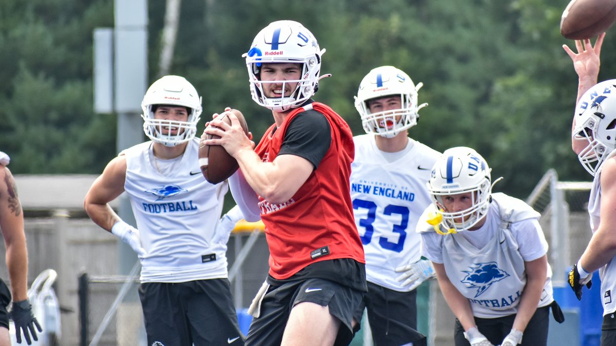 UNE Athletics tweet media