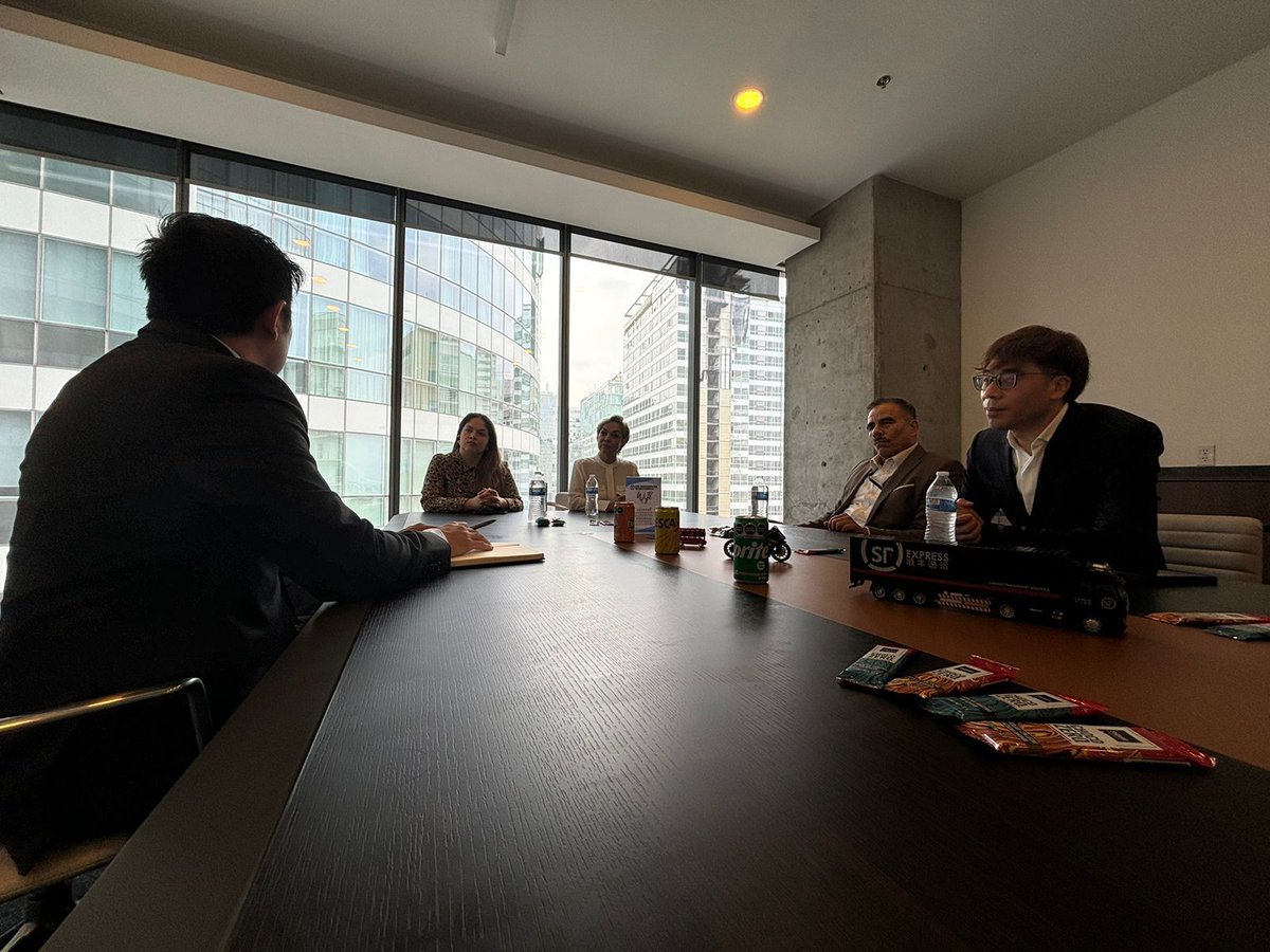 Agradezco el recibimiento de la empresa china CDL PANAMERICAN, y a sus ejecutivos Yong-Ming WenXue, Shen Qiang y WangZongXu, un encuentro en el que nos compartieron sus alcances, acciones y visión a largo plazo.  

Esta visita demuestra que las relaciones bilaterales con #China