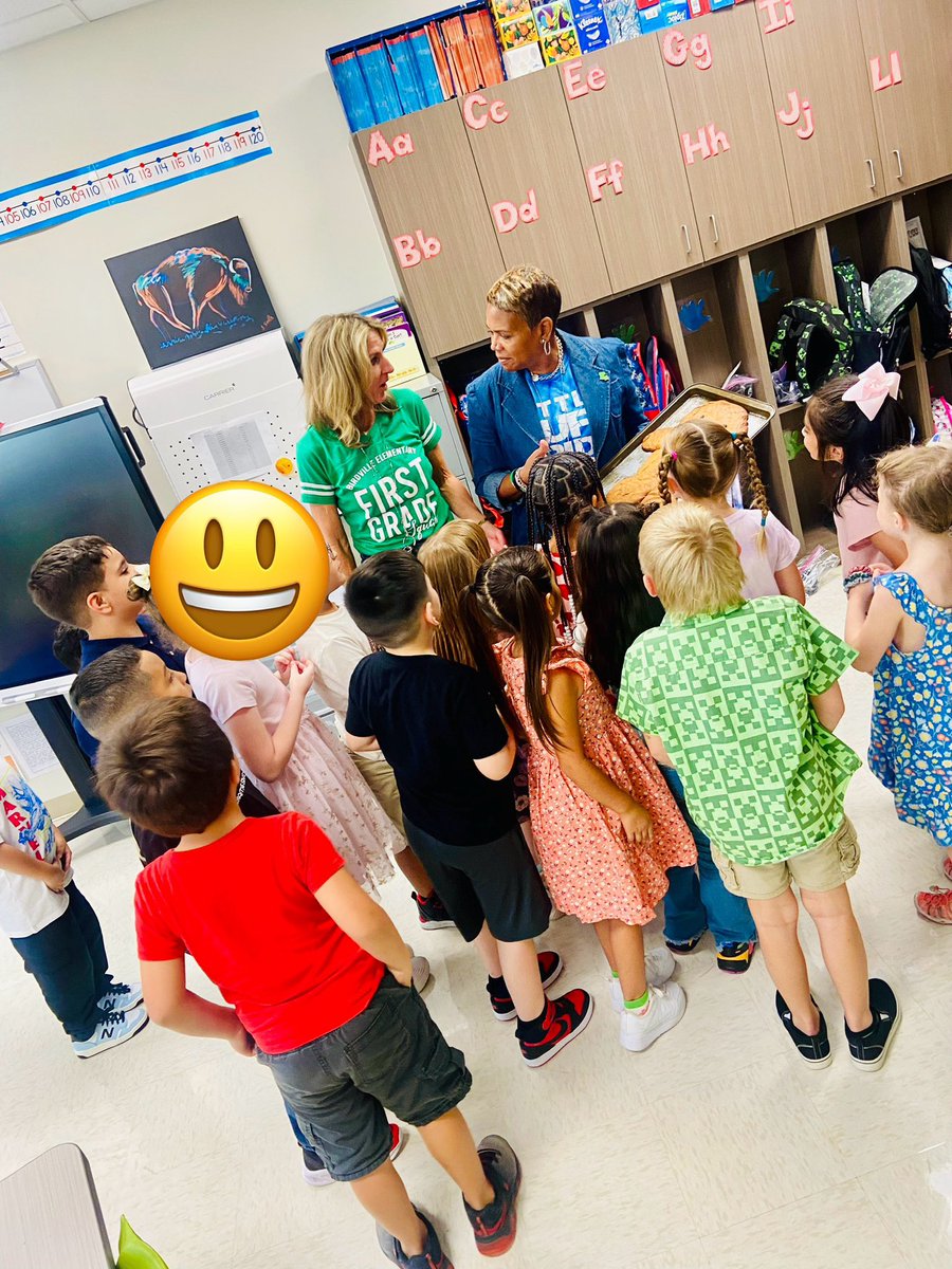 Debbie Showell tweet media