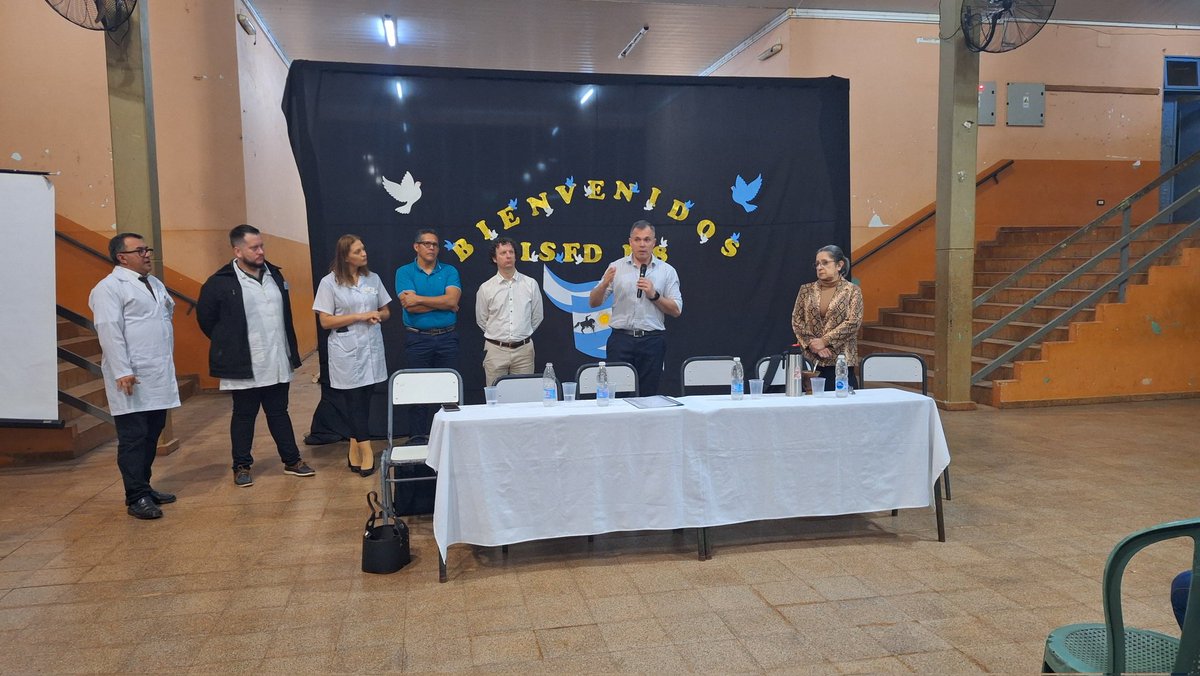 Hoy en Iguazú en el  ISFD Escuela Normal Superior N°8:participamos del Lanzamiento del Curso Nivel del Prof. en Inglés, presentación de la Modalidad Hospitalaria-Domiciliaria, Charla para estudiantes y de la Inauguración del Primer Laboratorio de Idiomas.