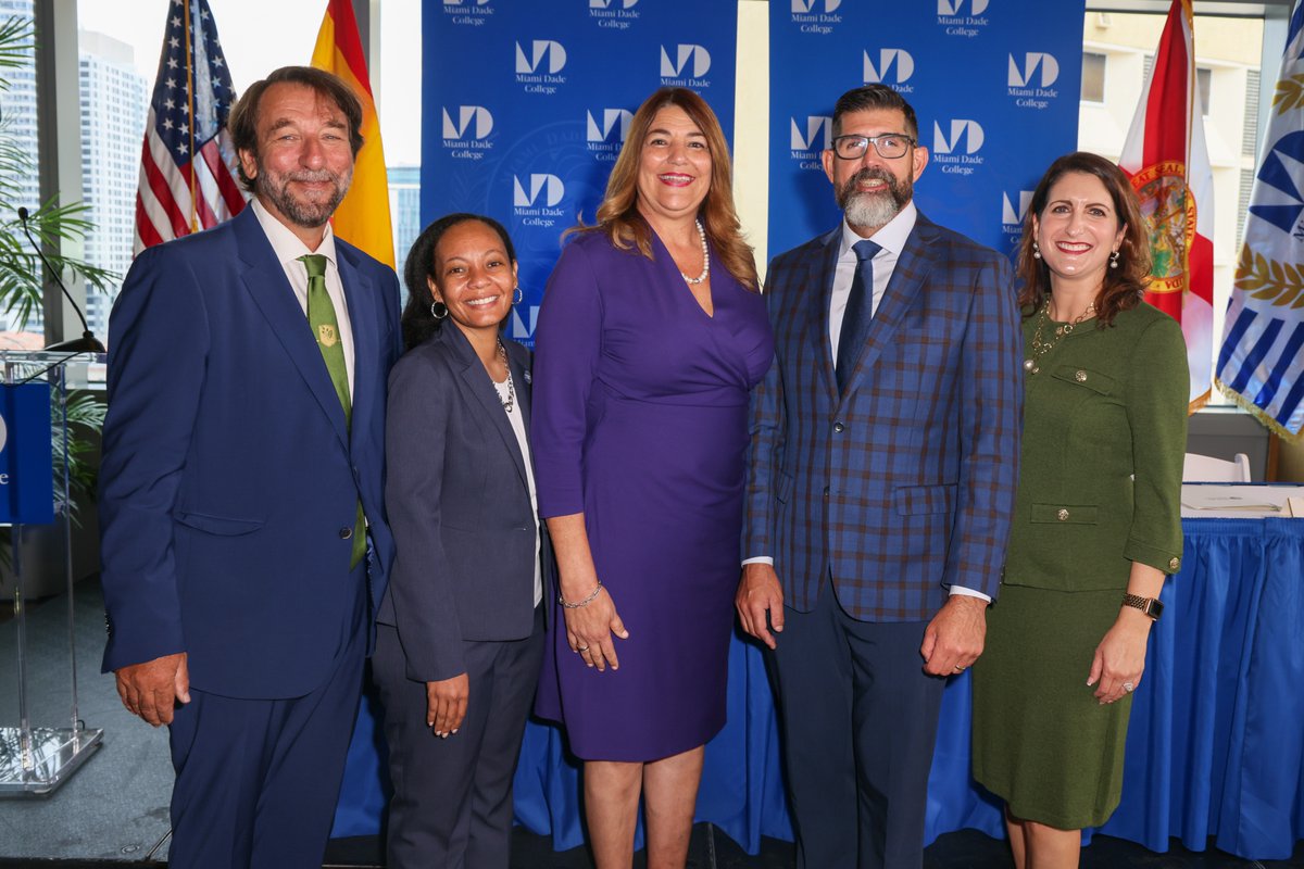 mdcpresident's tweet photo. Thank you, Commissioner @CommMannyDiazJr for your leadership and continued support! We look forward to the benefits this partnership will bring to students across Florida and its potential for global impact. #MDCTogether https://t.co/4TqFGeOteP
