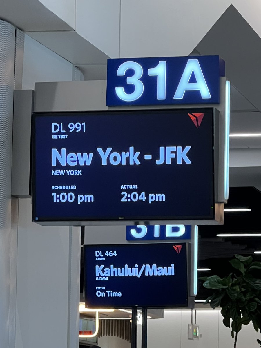 Jeremy Knows | VeeFriends tweet media