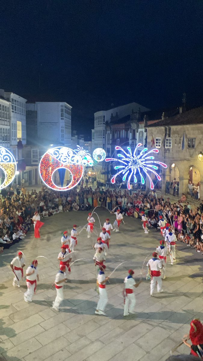 Betanzos
San Roque 2024
#DanzaDosMariñeiros
#DanzasGremiais
