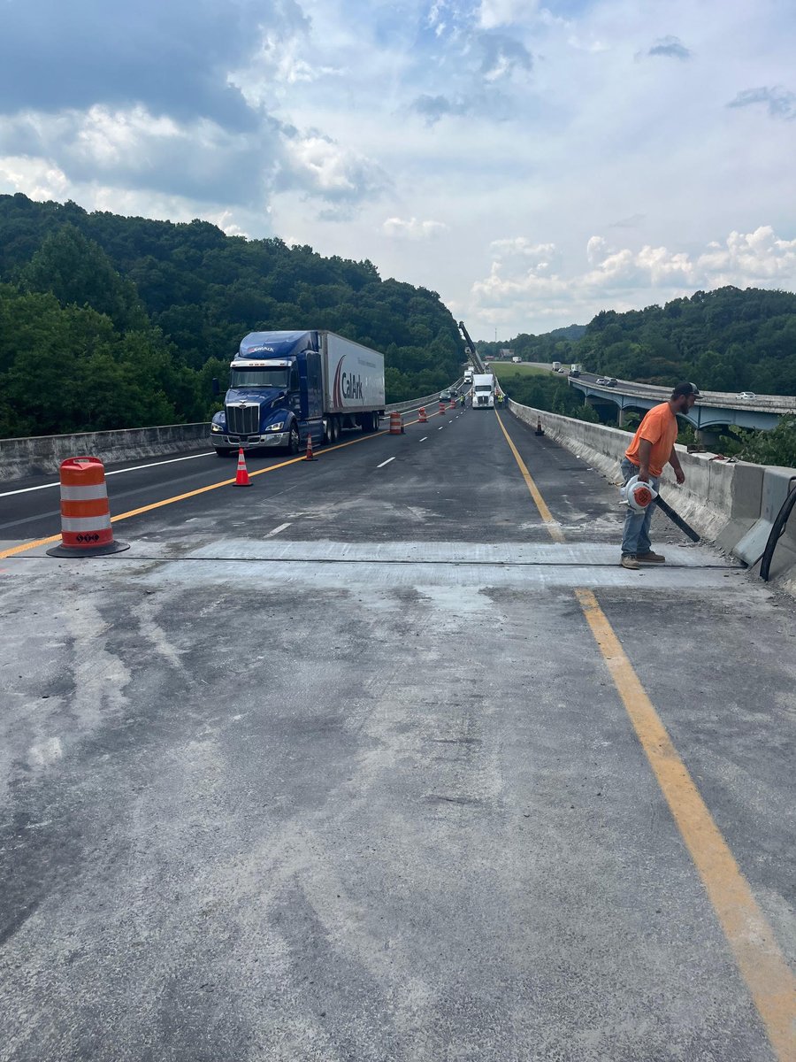 midstate_const's tweet photo. Remember to slow down and drive carefully through work zones! Our team is working to improve Tennessee’s infrastructure, one bridge project at a time. #midstateconstruction #bridgerepair https://t.co/W4DeX6wdSc