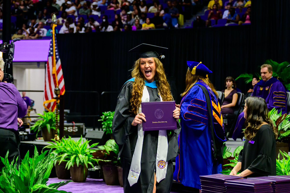 LSUgym's tweet photo. Champions take the graduation stage 🤩 https://t.co/CVTBzcg2EX