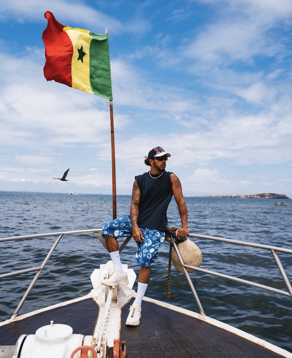taggatsn's tweet photo. Lewis Hamilton, pilote en F1🏎️ était en vacances au Sénégal et déclare sur Instagram : 

« Merci, Sénégal. Tous ceux que j'ai rencontrés ici ont été  formidables et je dois absolument revenir. Je ne peux que le recommander. » https://t.co/4bjmag7Apl