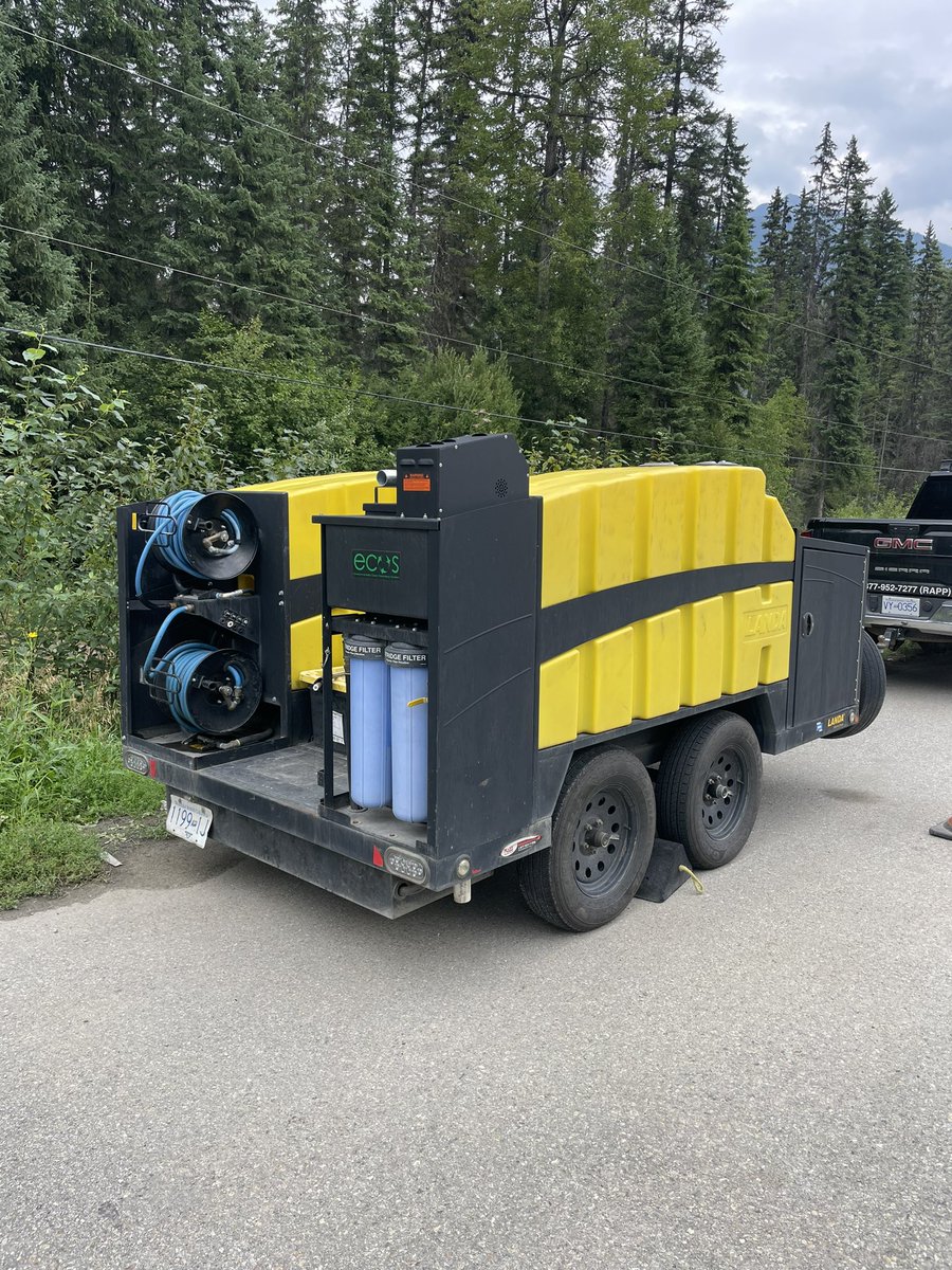 OwenTorgerson's tweet photo. This is Kilo, a K9 asset in the @_BCCOS. Kilo is based in Golden but also assists with IMD near #MtRobson because Kilo can also detect quaggua and zebra mussels!! This is Kilo’s last year with the service. #TeamValemount wishes Kilo all the best in retirement. What a good boy!! https://t.co/yJ0UgutR2D