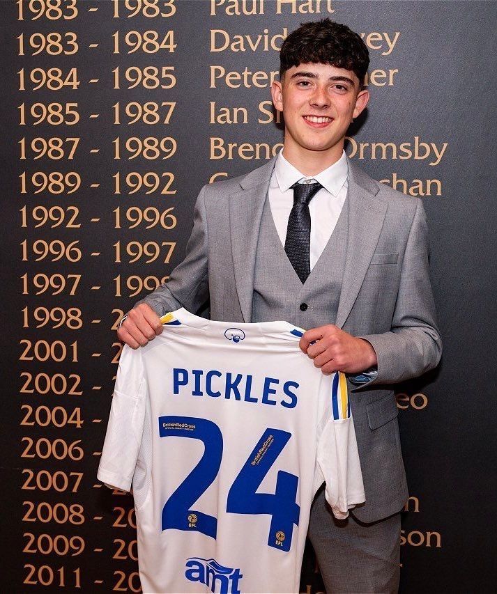 leedsutdacademy's tweet photo. 👏 Congratulations to #LUFCU18s midfielder Ollie Pickes on making his Under-21s debut this evening

#LUFCU21s | #LUFC https://t.co/OrPSc7NvbO