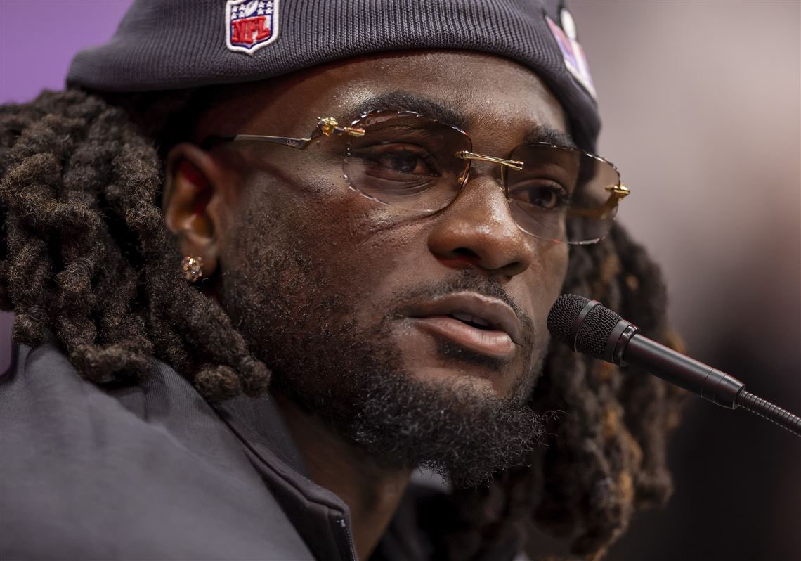 NFL_DovKleiman's tweet image. Deebo Samuel says WR Brandon Aiyuk will be staying with the #49ers this season:

"BA's gonna be a part of this team so we don't have to worry about that."

(Via @UpAndAdamsShow)