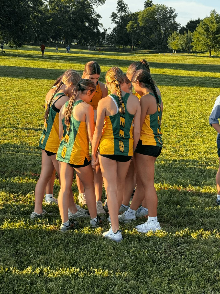 Our Bees had their first meeting today at Temple's Lion's Park. Cameron Williams finished in the top 25, and the boys did better than last year. Willow Dorsey picks up a 13th finish, and the girls finished 4th overall as a team missing 3rd place by 2 points.