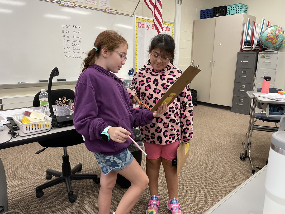 patsyacorn's tweet photo. Getting to know our classmates by asking questions. @HowardGI https://t.co/GvCukIObg6