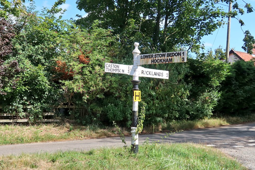 From Zuid Holland to South Holland! I knew there must be a shortcut to @krankenhausfestival!😂 In lovely sunshine we cycled from Norfolk into Lincolnshire and sleep tonight under the stars of Fenland. Appropriately will read a bit in <a href="/edward_parnell/">Edward Parnell</a>'s excellent book 'Ghostland'.