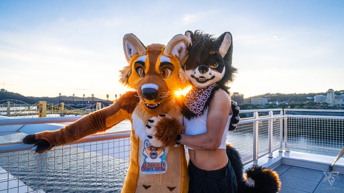 I'll have a Jeppson's Malört, hold the Malört. 🥴

#FursuitFriday
🥃 <a href="/MalortMarten/">Jeppson the Pine Marten</a>
🪡 <a href="/LazyJoySuits/">Lazy Joy</a>
📸 <a href="/Kavaeric/">Kavaeric</a>