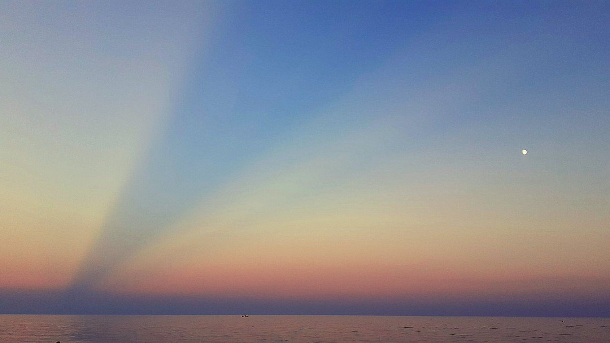 Giada7219's tweet photo. Take a moment to breathe https://t.co/5wBYExngkL