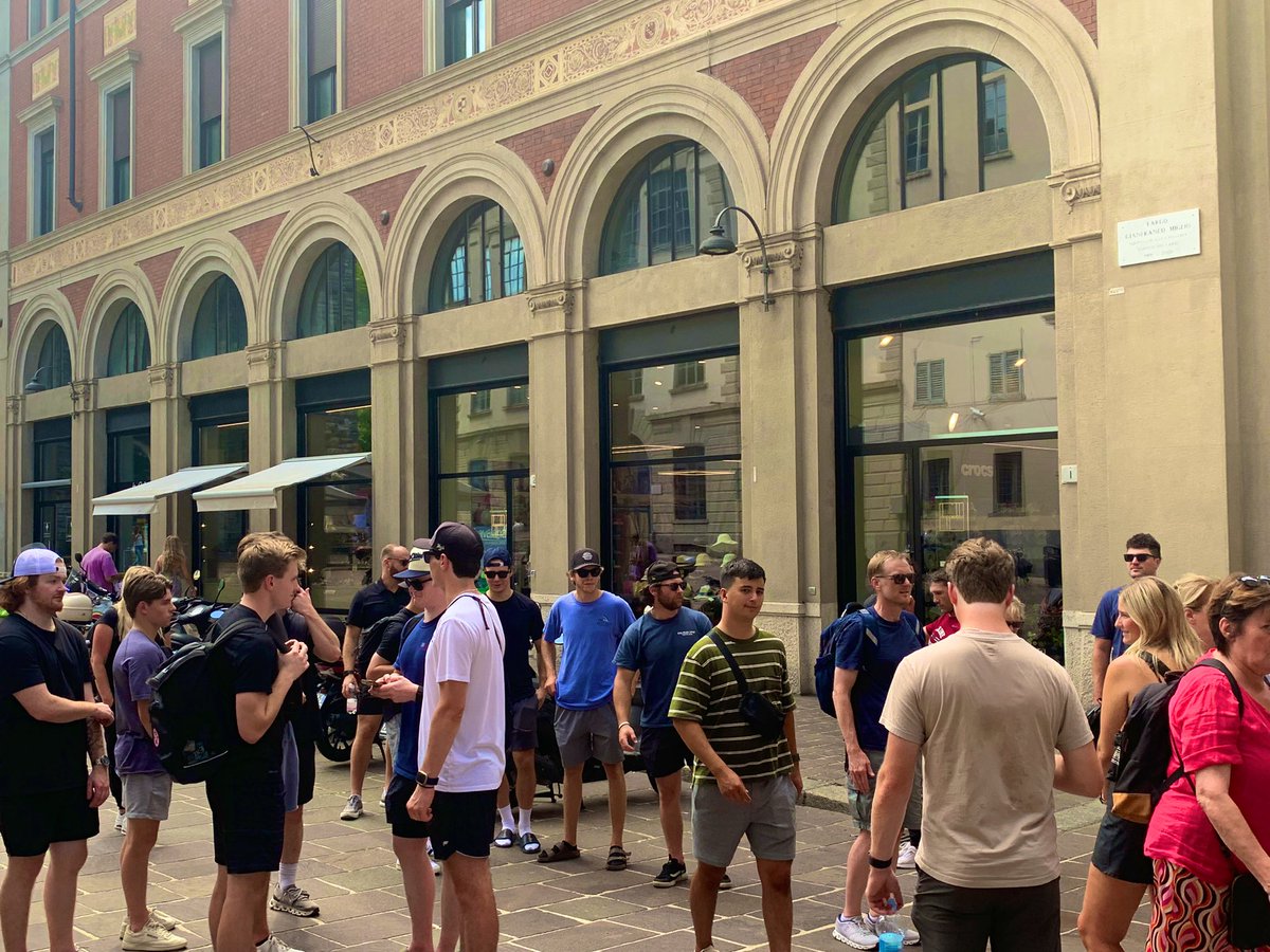 HamlineMHockey's tweet photo. Buon Giorno, Italia!
Piper Hockey has arrived in 🇮🇹 https://t.co/ru45OJmC0M
