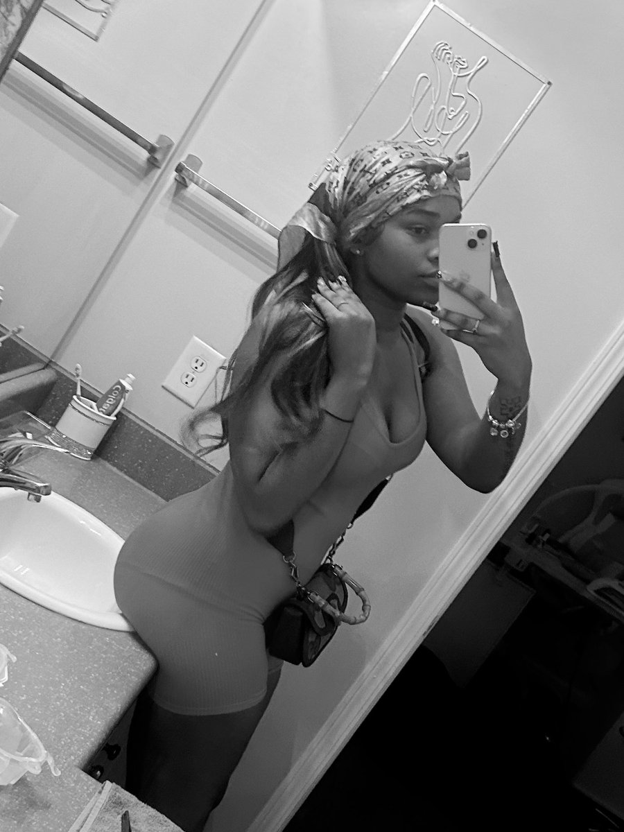 dabrattoot2's tweet photo. #single #noboo https://t.co/ZxqmWefAkh