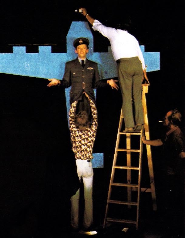 FrankMalfitano's tweet image. CLASSIC FILM MUSINGS: #English actor #RobertPowell famously played Christ in JESUS OF NAZARETH, he also played #RogerDaltry father in TOMMY, so does that mean that Tommy was Jesus son? Whoa 🤯 pass the gummies dude 😵‍💫🎵🎥🤪