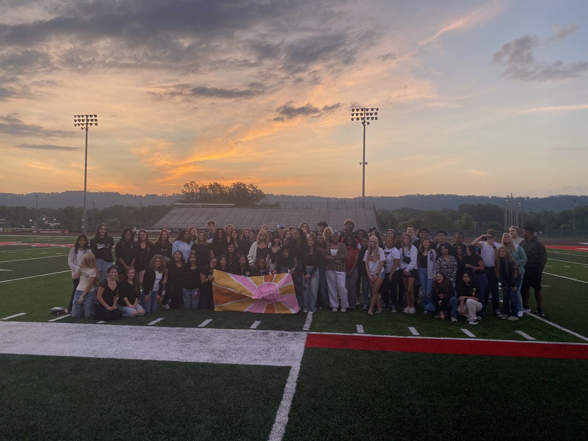 Senior Sunrise this morning with some awesome Seniors! Great way to start the day. <a href="/Ooltewah_Live/">Ooltewah High School</a> #EveryStudentEveryDay