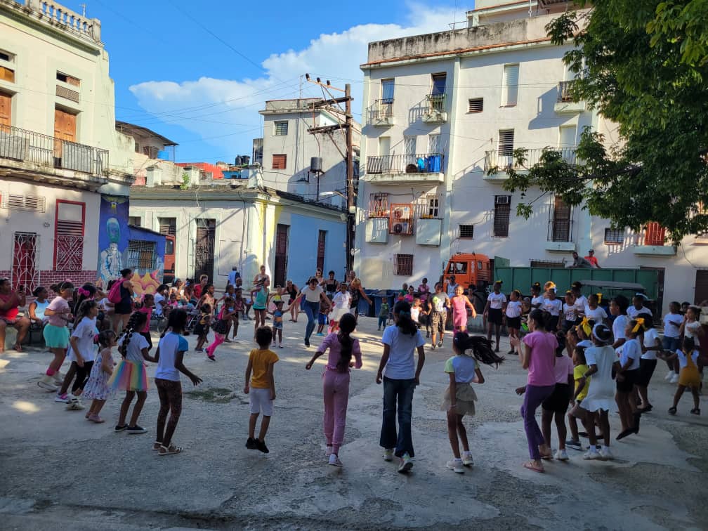 Alexis Acosta Silva (@intendentehv) on Twitter photo #ModoVerano2024 #LaHabanaViveEnMí #LaHabanaVieja <a href="/ampphv/">Asamblea Municipal Poder Popular La Habana Vieja</a> <a href="/AsambleaCuba/">Asamblea Nacional Cuba</a> <a href="/IzquierdoAlons1/">Livan Izquierdo Alonso</a> <a href="/YanetHzP/">Yanet Hernández Pérez</a> <a href="/TamaraHabViej/">Tamara</a> <a href="/MayteVigoa70/">Mayte</a> <a href="/gobhabana/">Gobierno La Habana</a> <a href="/Edit43606865/">Edit Pérez Vega</a> <a href="/PartidoPCC/">Partido Comunista de Cuba</a> #ModoVerano2024 #LaHabanaViveEnMí #LaHabanaVieja <a href="/ampphv/">Asamblea Municipal Poder Popular La Habana Vieja</a> <a href="/AsambleaCuba/">Asamblea Nacional Cuba</a> <a href="/IzquierdoAlons1/">Livan Izquierdo Alonso</a> <a href="/YanetHzP/">Yanet Hernández Pérez</a> <a href="/TamaraHabViej/">Tamara</a> <a href="/MayteVigoa70/">Mayte</a> <a href="/gobhabana/">Gobierno La Habana</a> <a href="/Edit43606865/">Edit Pérez Vega</a> <a href="/PartidoPCC/">Partido Comunista de Cuba</a>