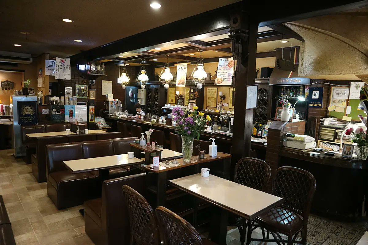 Fukuoka_leapup's tweet photo. 🆕創業57周年。北九州を代表する老舗喫茶店「カフェ ド ファンファン」#北九州市小倉北区

☕️小倉駅から徒歩7分。創業当時の面影が色濃く残るレトロ感満点の店内

☕️看板メニューのコーヒーはもちろんジュースやフード、デザートなどのメニューも豊富

今回はモーニングを🖊️
https://t.co/iDTk3h4AtU https://t.co/p5wSy1wN2y