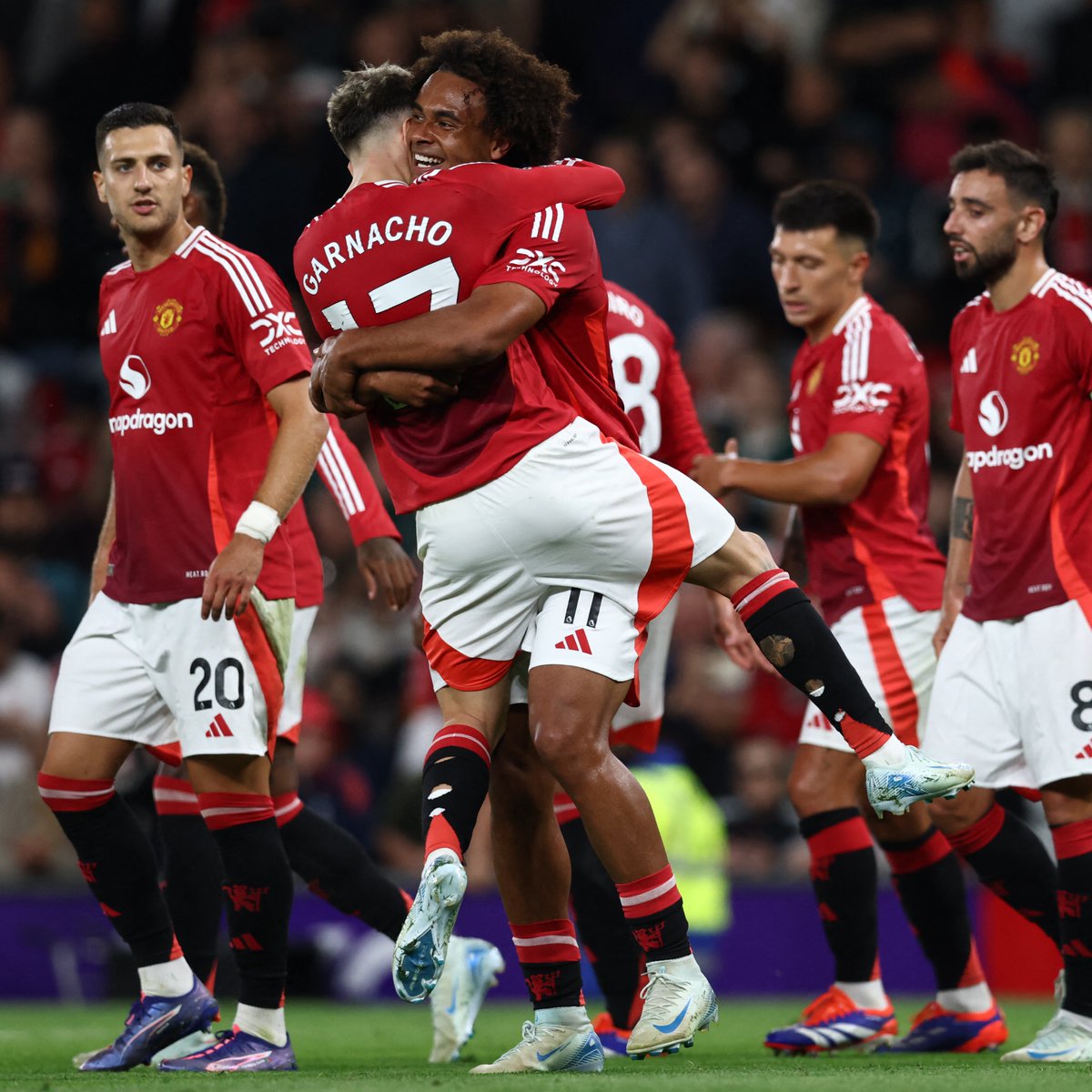 OfficialFPL's tweet photo. The first goal and assist of the new #FPL season 👹

Zirkzee 🤝 Garnacho

#MUNFUL https://t.co/Y3ar8UEcnR