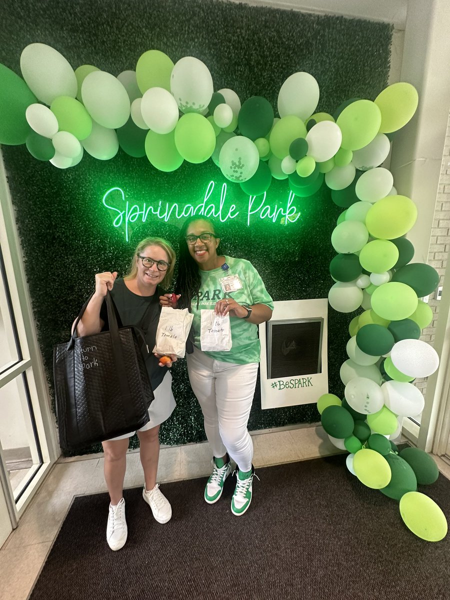 STEMbieda's tweet photo. Today we sent 28 pounds of tomatoes and peppers to Intown Cares! 🍅🌶️ We are committed to fighting food insecurity. Huge thanks to our amazing parent, Karinne Walker, for delivering every week! 🙌 #CommunitySupport #FightingHunger #STEAMinAction https://t.co/c1U82Uqgya