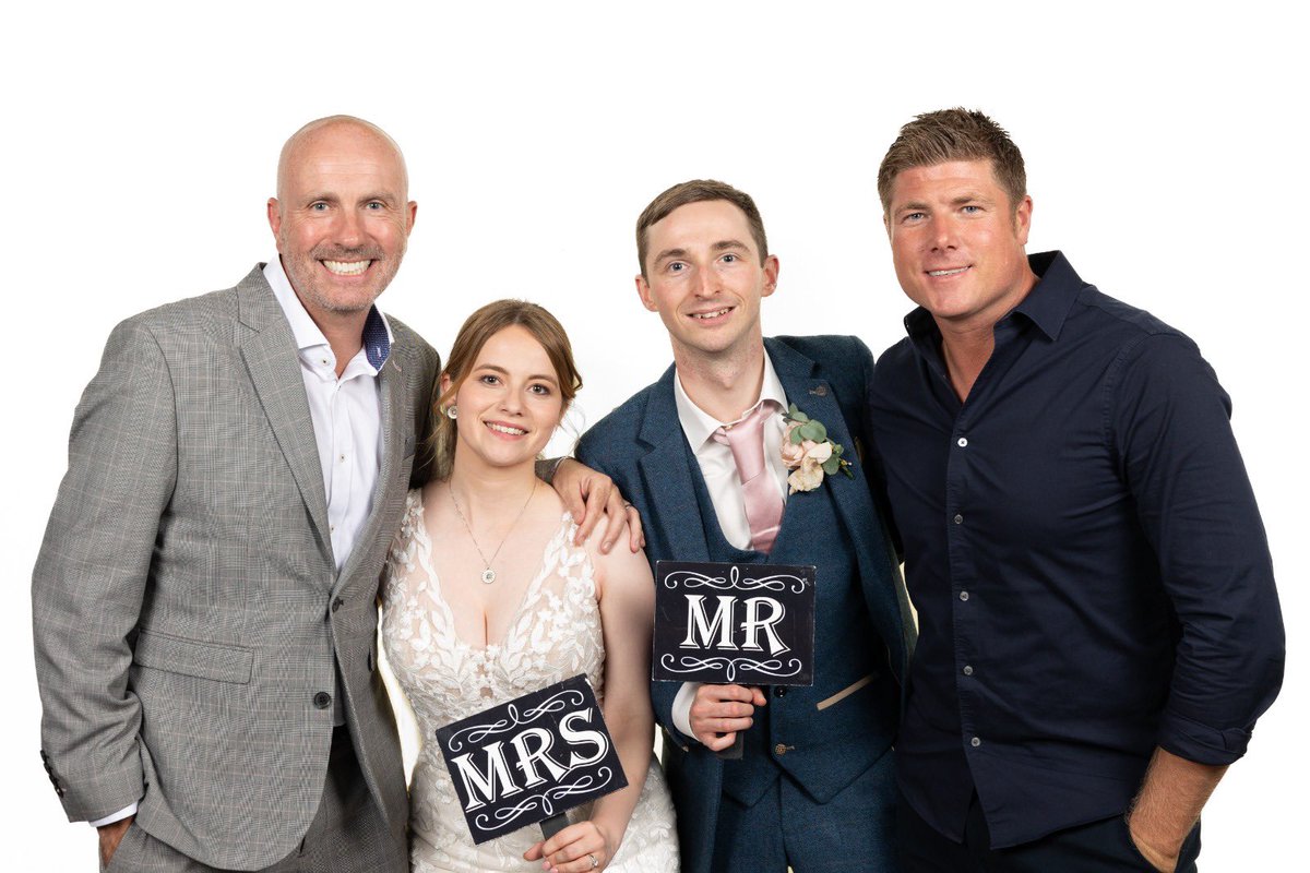 Neil Mellor tweet media