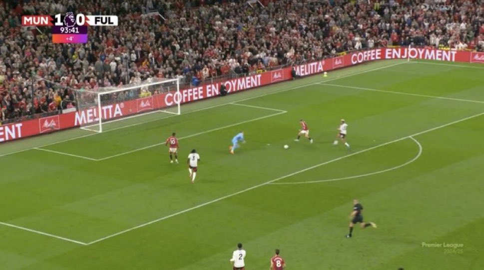 Not even a certain number 9 could miss from here 😭