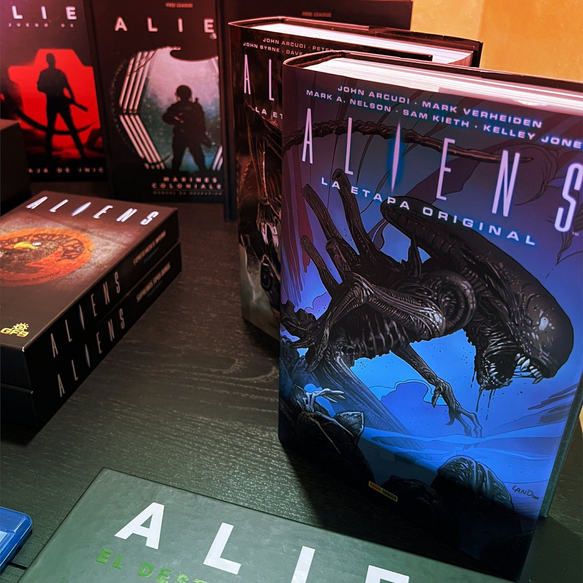 Carlos_Zarzuela's tweet photo. Alien fan? 👽 me?
@FreeLeaguePub @GaleForceNine @PaniniComicsEsp
#Alien #Aliens #AlienRomulus #AlienMonth #AlienRPG #Comics #Collection https://t.co/FPg6ebYByt