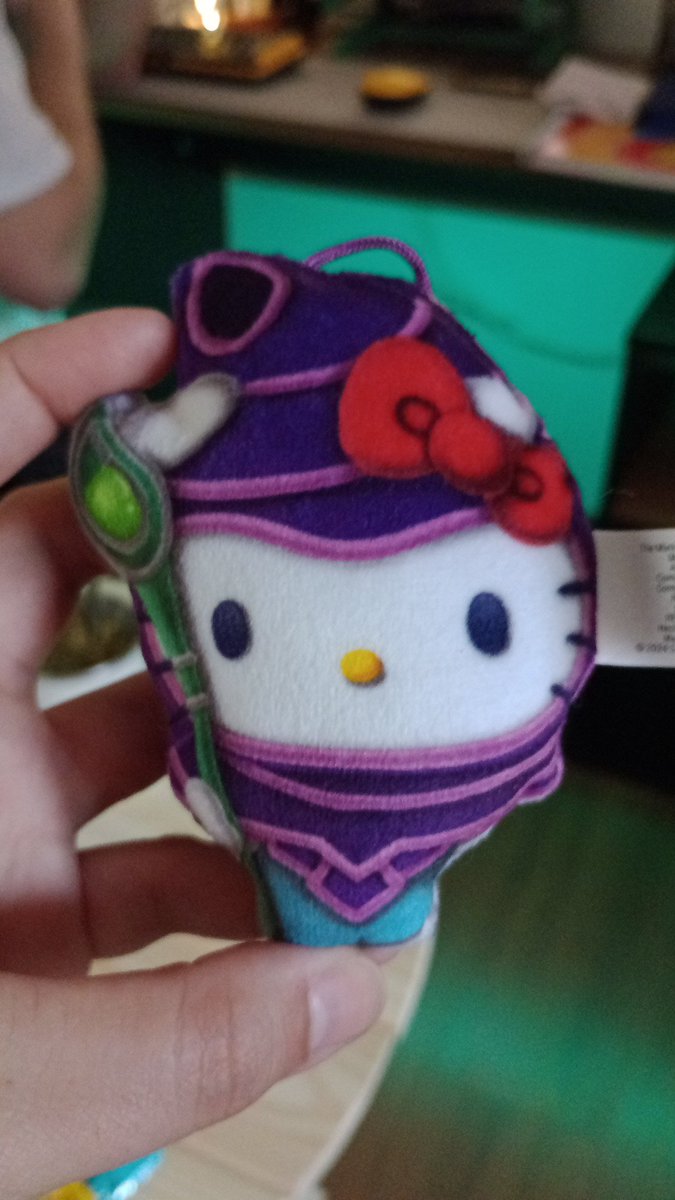 azulmunozz's tweet photo. también tengo la hello kitty mago oscuro q lindas q son igual la Kitty media deforme es https://t.co/SRClTKGUVw