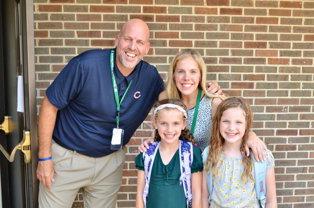 DGDistrict58's tweet photo. Belle Aire School had a fantastic first day of school! Here are some highlights from the end of the day and dismissal. Have a great weekend, @DGDistrict58!  View more Belle Aire first day photos at https://t.co/dixXiDkk33. #dg58pride #dg58learns https://t.co/wX4DLC7BgB