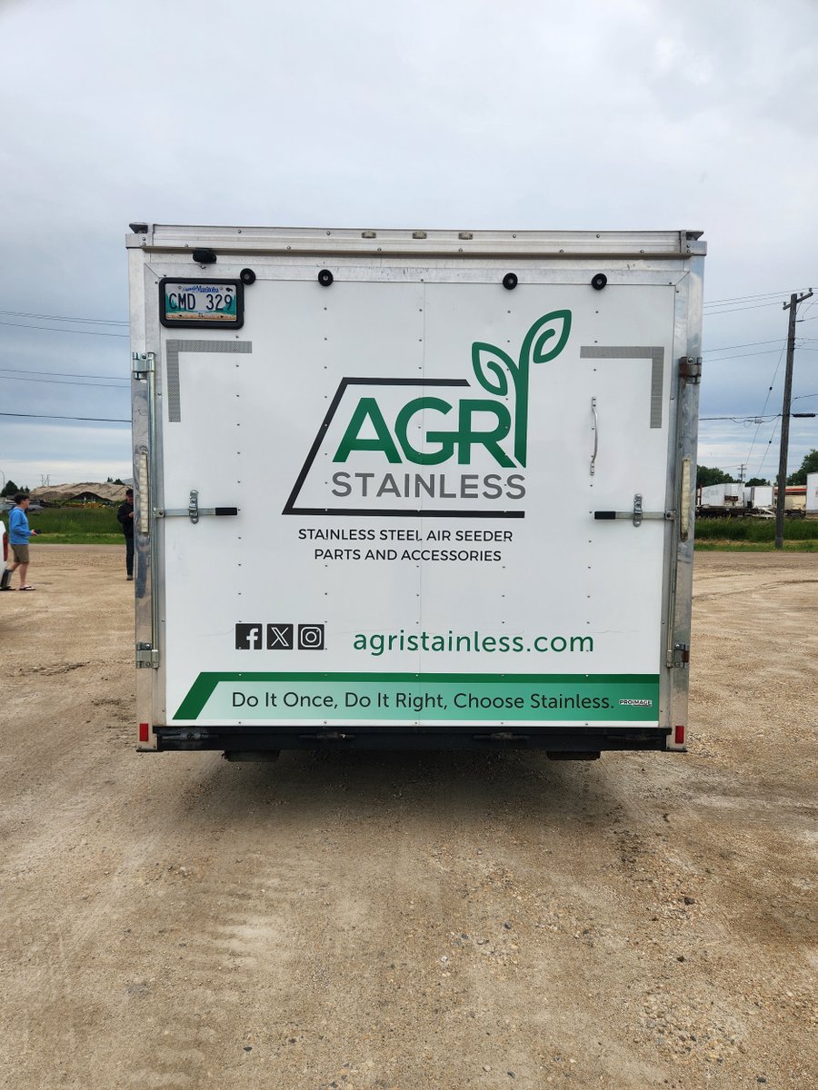 ProimageSigns1's tweet image. This was an awesome project to be involved with. @AgriStainless wanted to make a statement and nothing makes more of a statement than a 34' moving billboard!  #MobileAds #trailerwraps