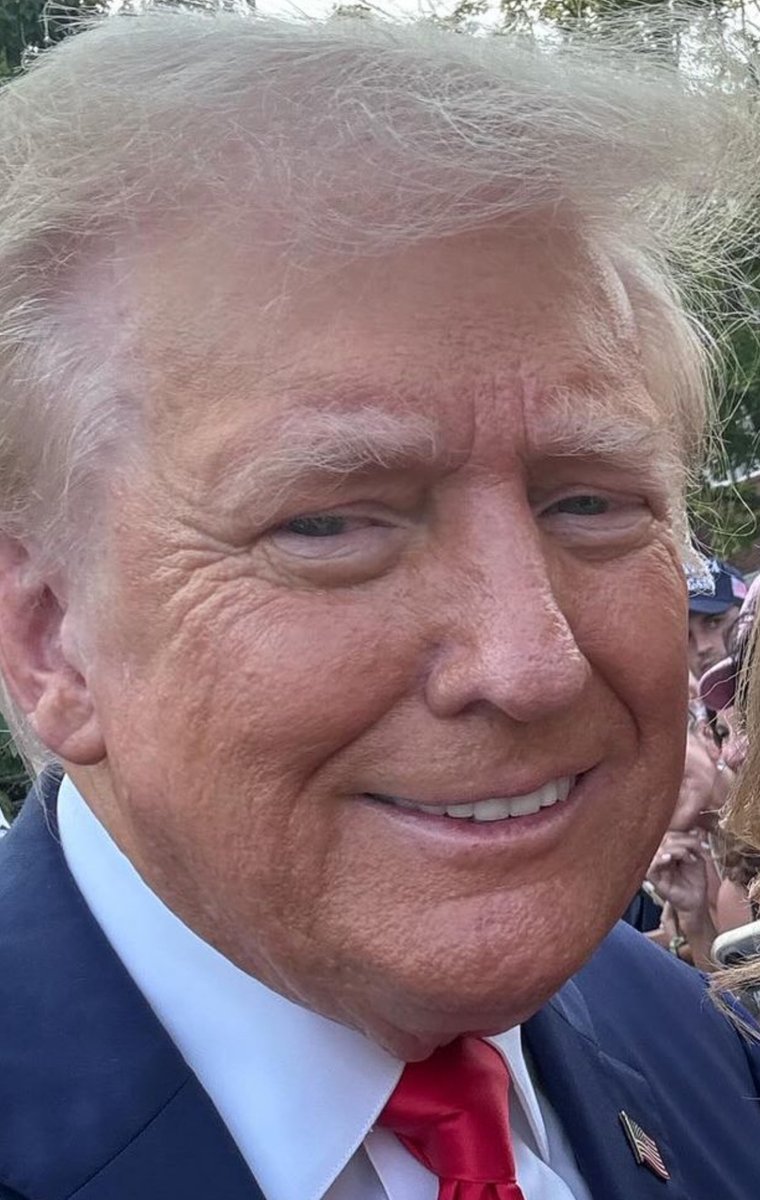 GVIg5nnXQAAWW1U?format=jpg&name=medium