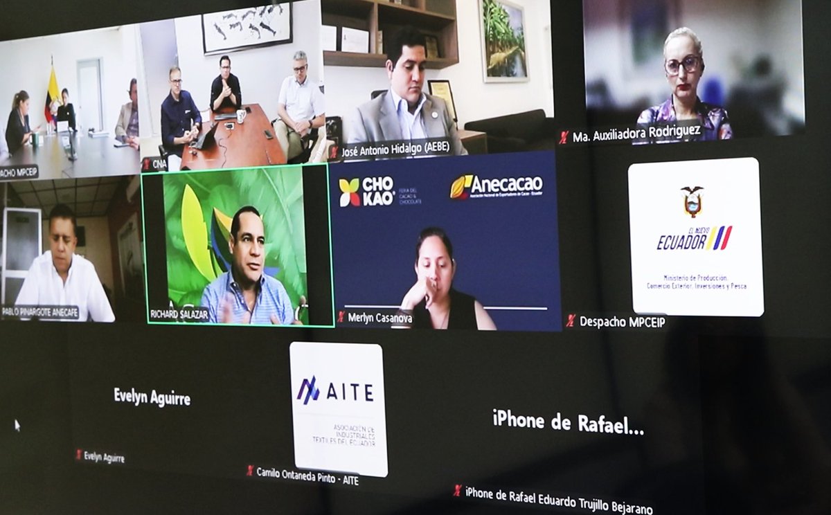 Representantes de la Corporación de Gremios Exportadores del Ecuador sostuvieron un encuentro con la Ministra de <a href="/Produccion_Ecu/">Ministerio de Producción</a>, Comercio Exterior, Inversiones y Pesca, Sonsoles García <a href="/SonsolesGOk/">Sonsoles García</a>, con el objetivo de tratar temas clave para el sector exportador. Durante la