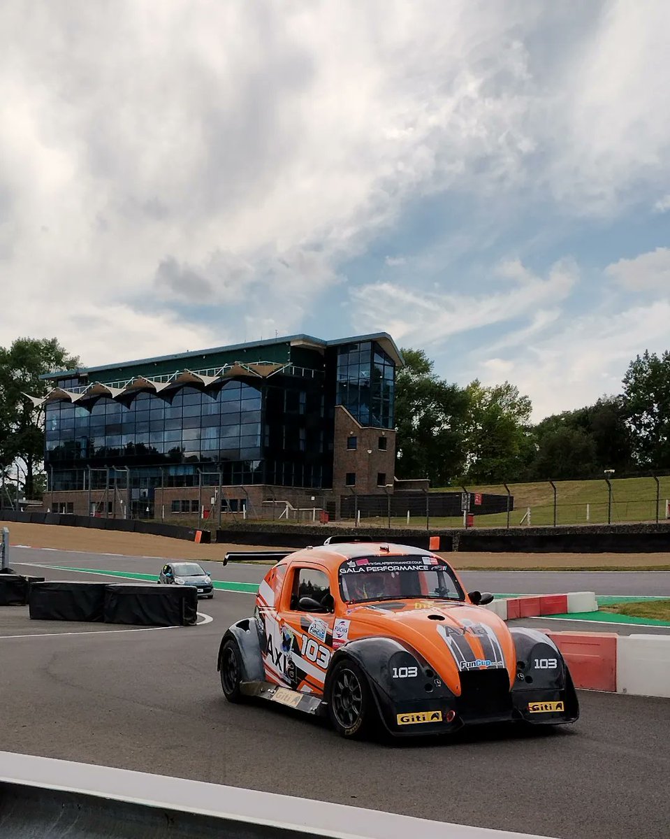 Really positive test today! The Fun Cup car lived up to expectations around Brands Hatch 🔥

The AxiaMetrics / Morpheus Motorsport car was fast out of the box and I felt good in the car from the first session. 

Looking forward to the 4 hour race tomorrow.