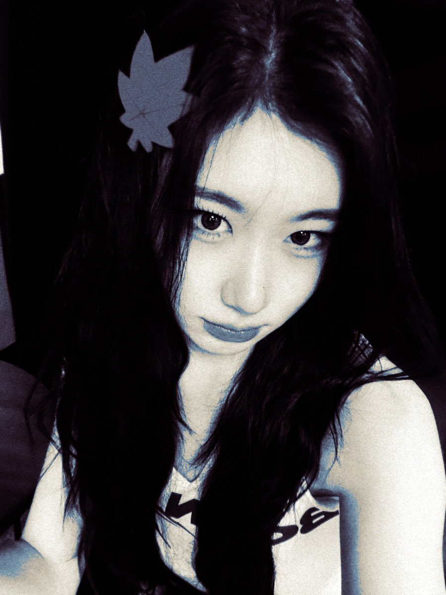 WITCHIVIES's tweet photo. ᅟᅟ
小さな魔女の忙しい一日の真っ只中にレコーディング中。少なくとも私は美しく見えます。~~
ᅟᅟ https://t.co/pd5ZEIn5nj