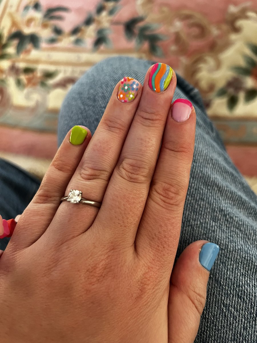 Holiday nails ready 🌸✈️