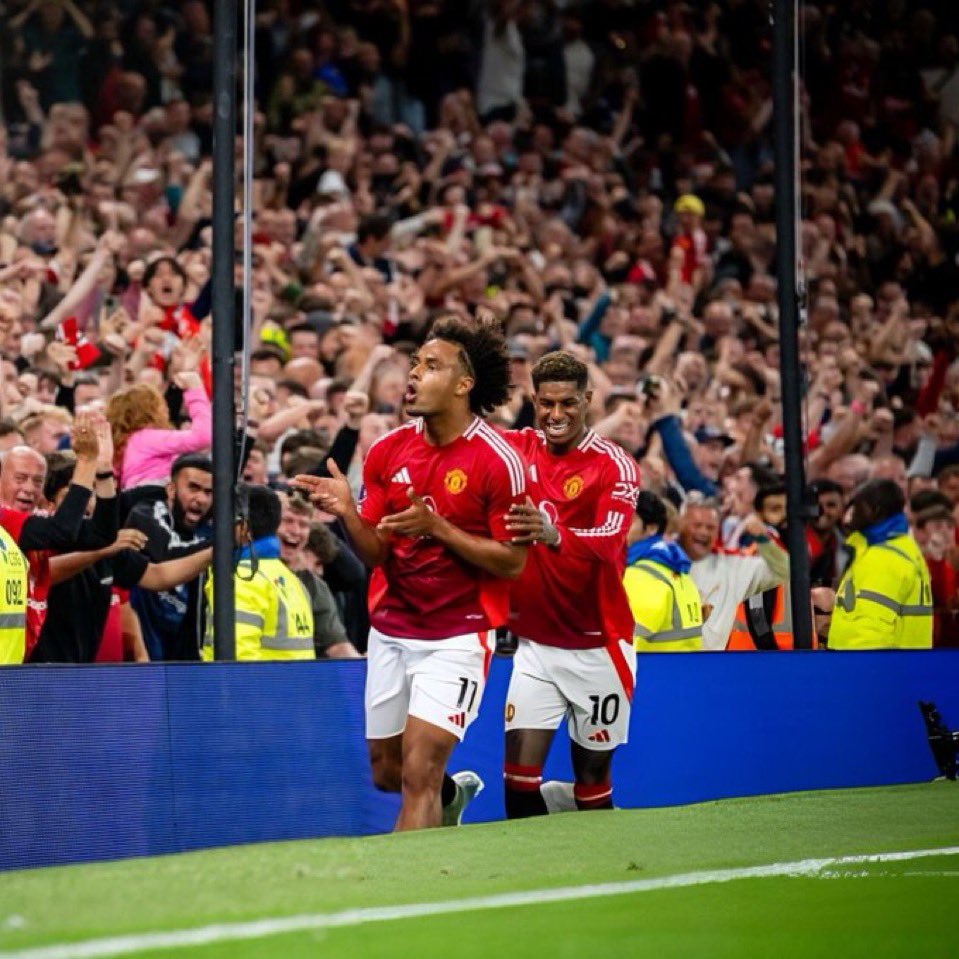 If you're a Manchester United fan, Retweet and comment ❤️❤️❤️ let's follow you