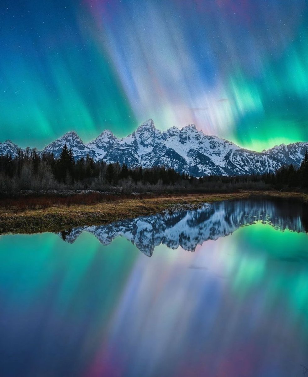 earthcurated's tweet photo. Mother Nature Putting On A Show in the Grand Teton National Park ✨ https://t.co/1goPdCobYb