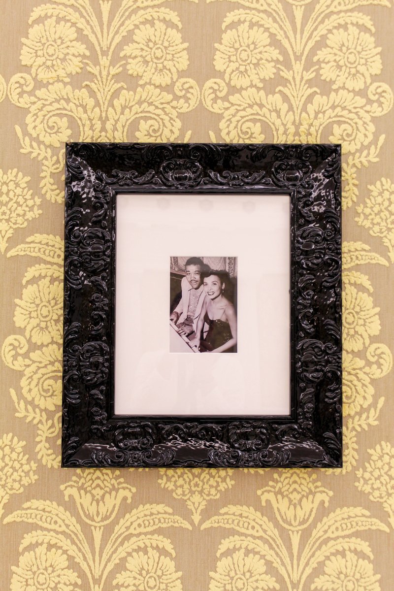 Our Barbershop is a true testament to the history of the hotel. 

Formerly a functioning salon where the famous (Teddy Roosevelt) and the infamous (Al Capone) got a trim, the space today can host your private event.