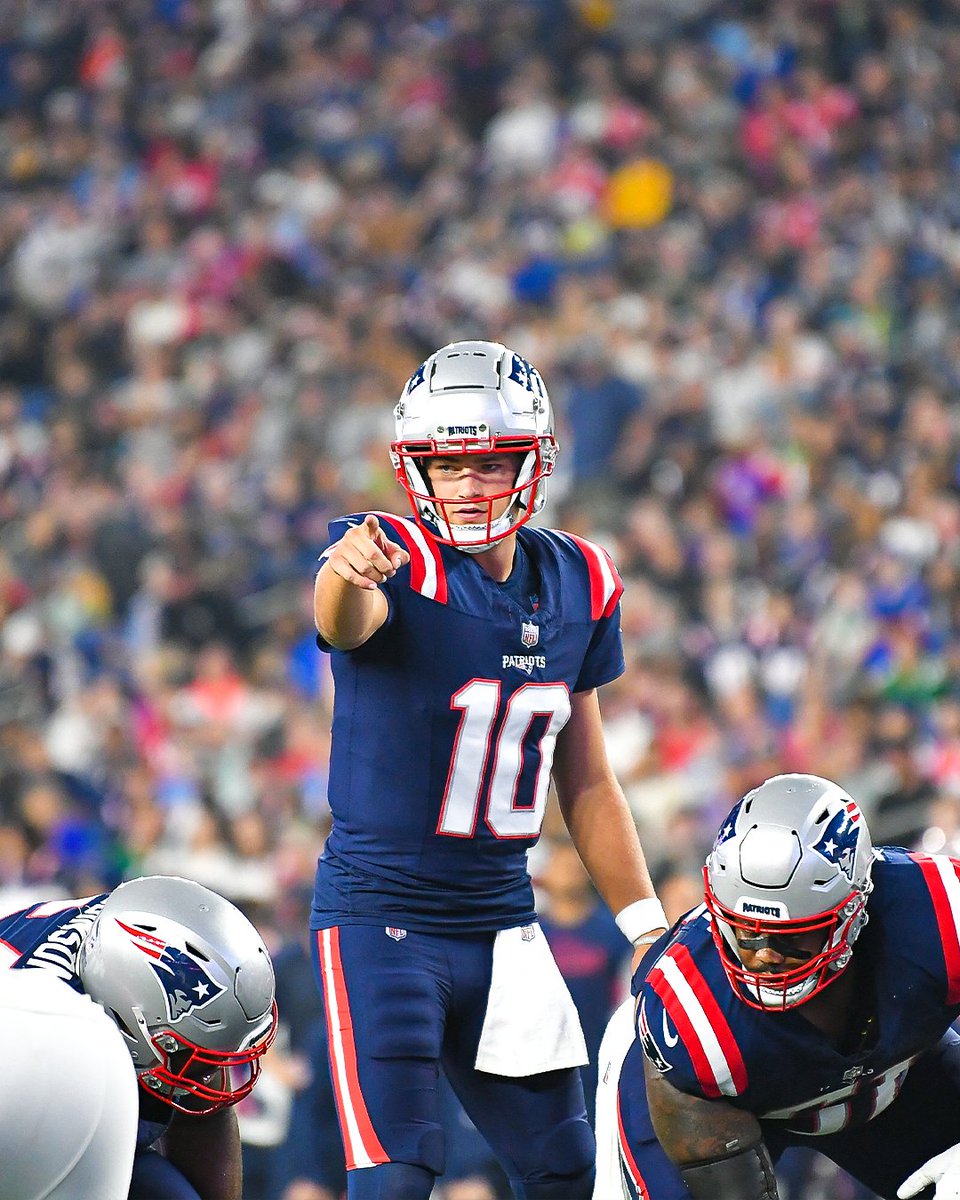 .<a href="/ezlazar/">Evan Lazar</a> talks quarterbacks following the Patriots second preseason game.

📰: bit.ly/3WNJRA3