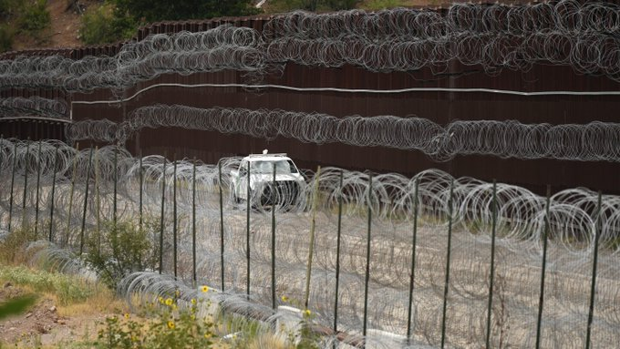RoseofArlVA's tweet photo. #BorderArrests drop.
Good news for #HARRIS and her presidential #debate practice -- sure to be included. https://t.co/m7Y2bmtKKn