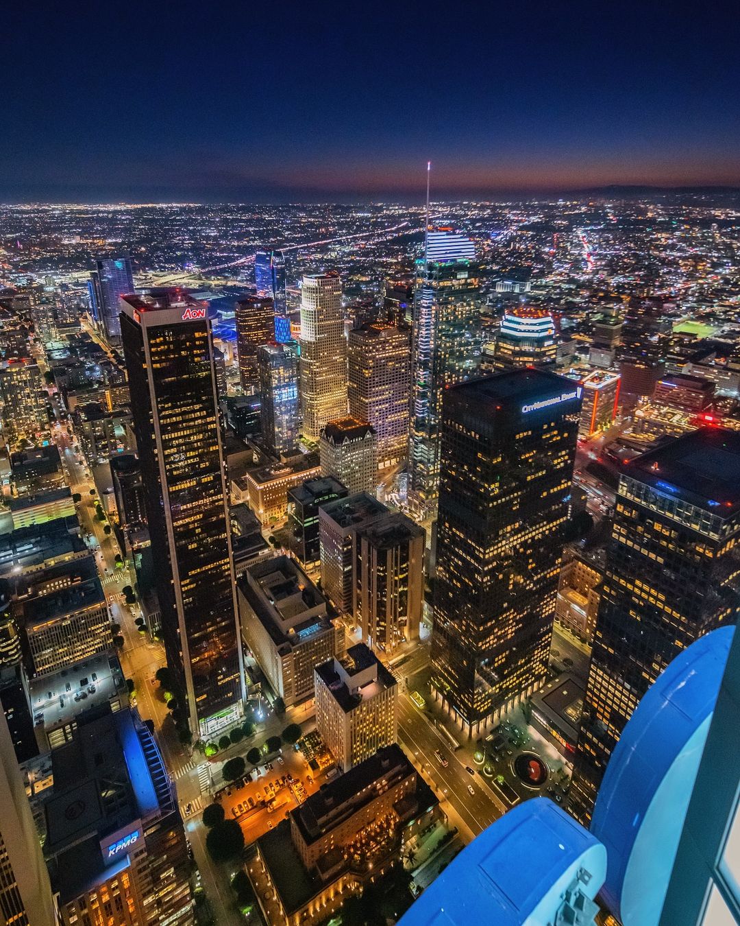 Silverstein Properties on X: "🎵 Summertime, and the livin's easy. We're up on the rooftop of the #USBT 🎶 Photo by @p.e.s.t.o https://t.co/wTdkco8w7m" / X